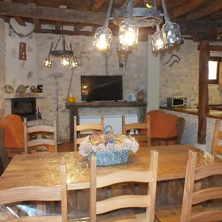 Las Casas Del Duraton Uruenas